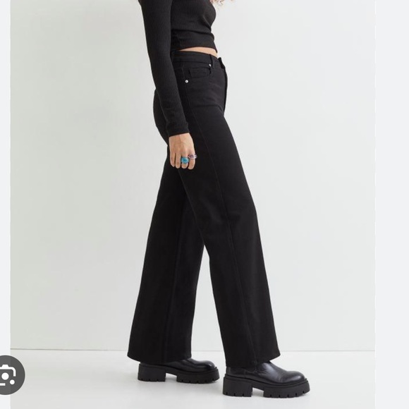 New H&M | Highrise Black Wide Leg Pants - Picture 4 of 9